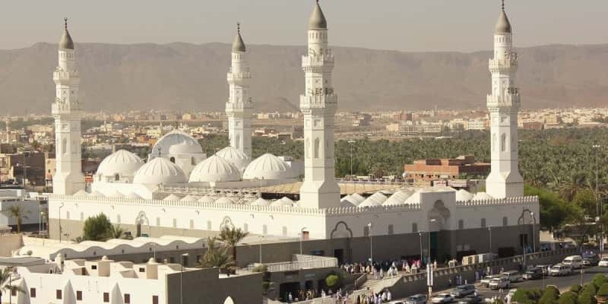 Book Your Ziyarat Taxi in Madinah Online with Ease