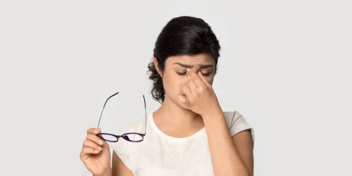 The Connection Between Poor Eye Hygiene and Corneal Ulcers: How to Protect Your Vision