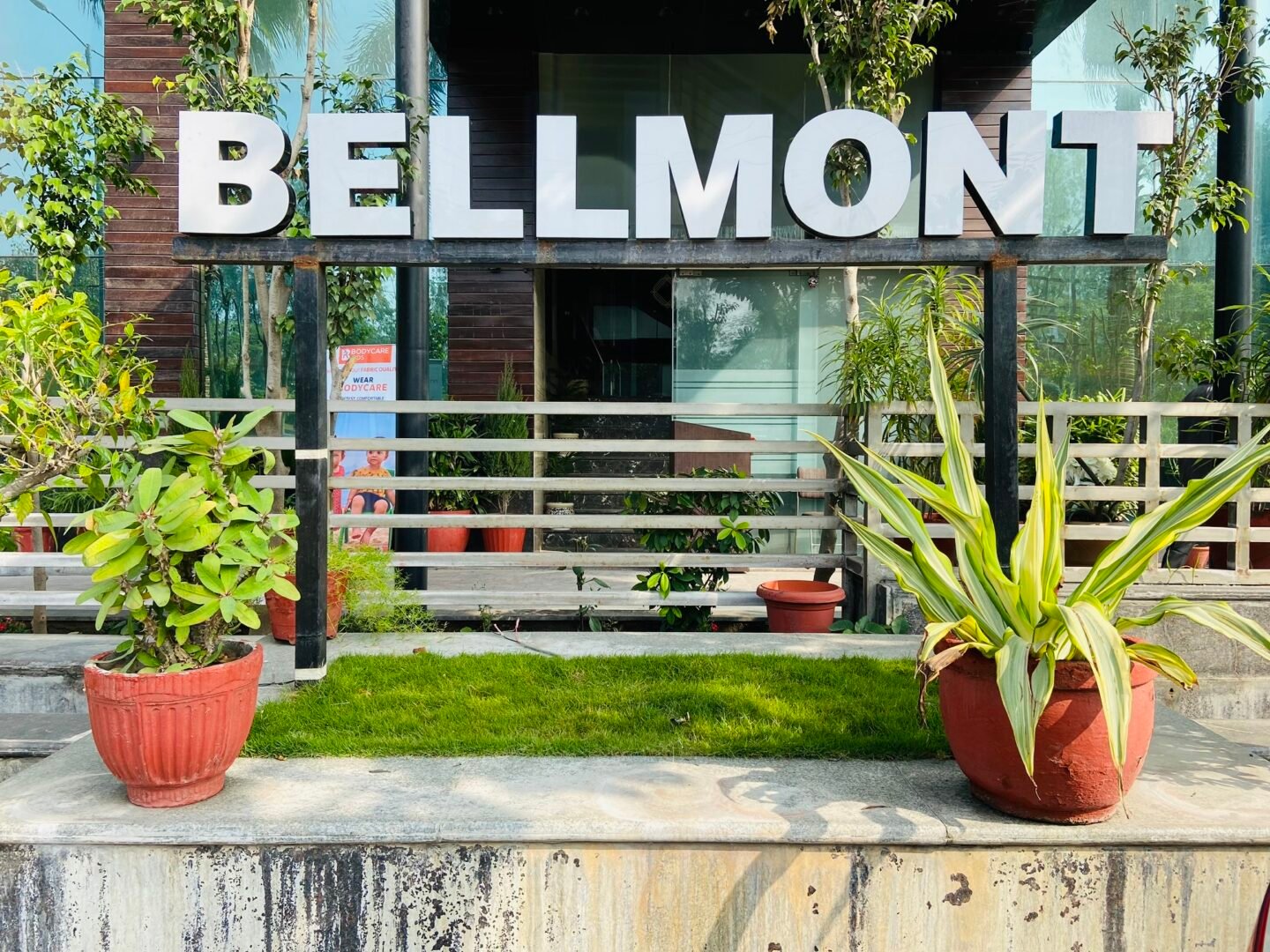 Bellmont Hotel, India - Official Site | Best Hotel in Noida | Best Hotel in Srinagar Near Dal Lake | Luxury Villa in Shimla