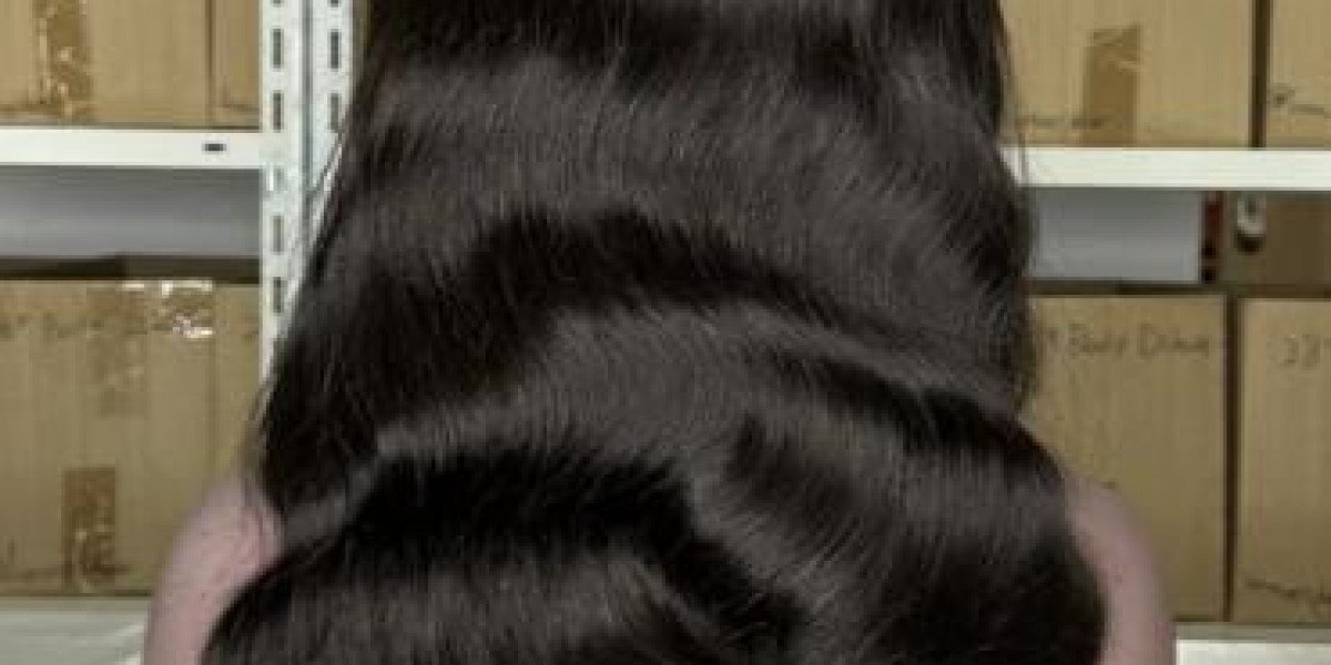 Which is more effective, a hair transplant or a loose wave wig?