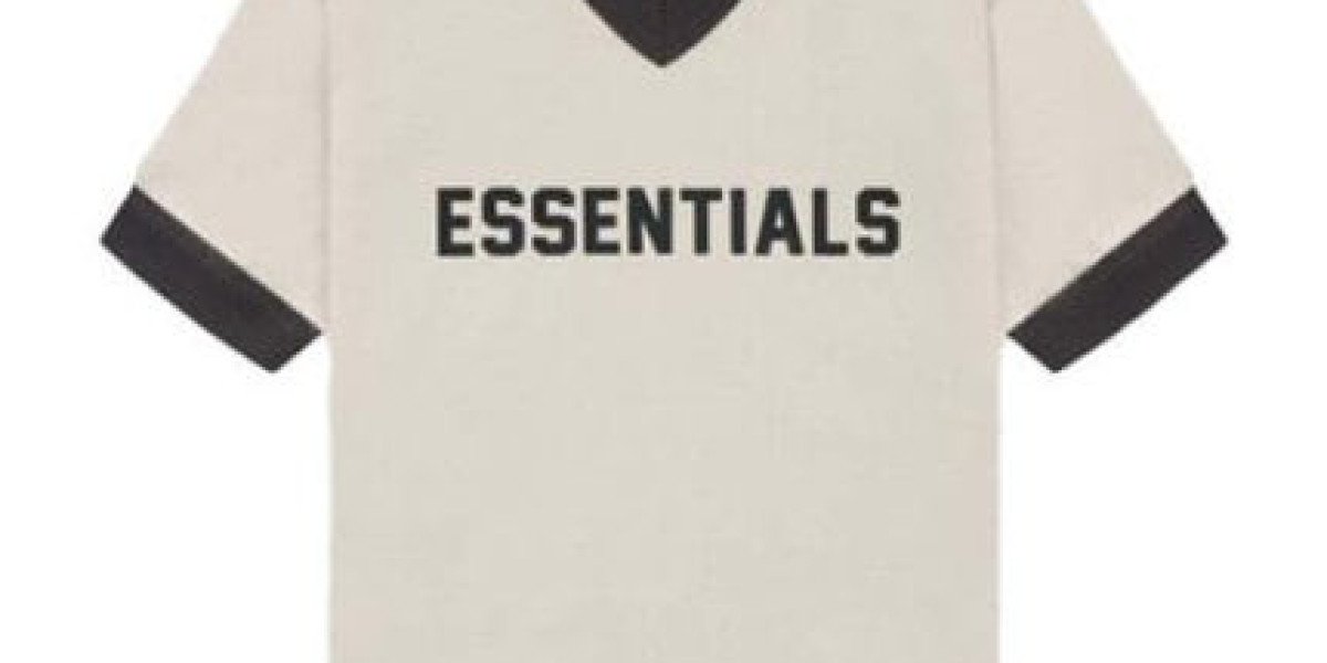 Essentials Pullover Hoodie – Timeless Design for Daily Wear