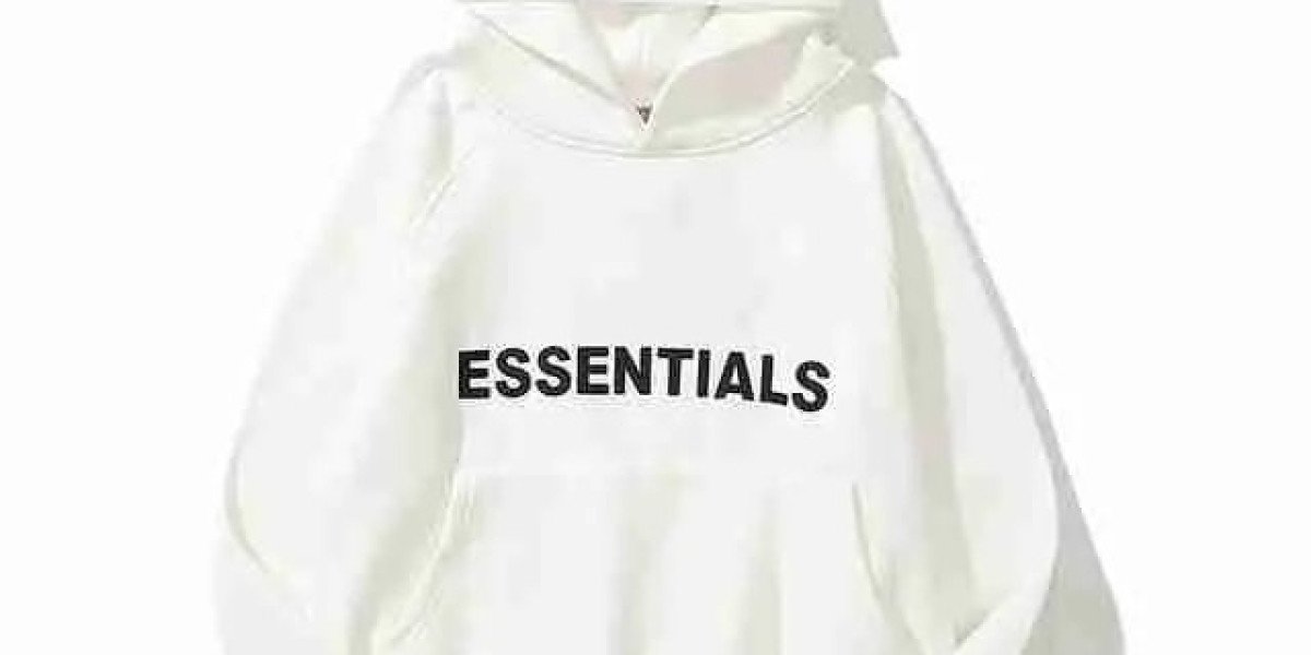 Essentials Hoodie: The Perfect Blend of Comfort, Style, and Everyday Versatility