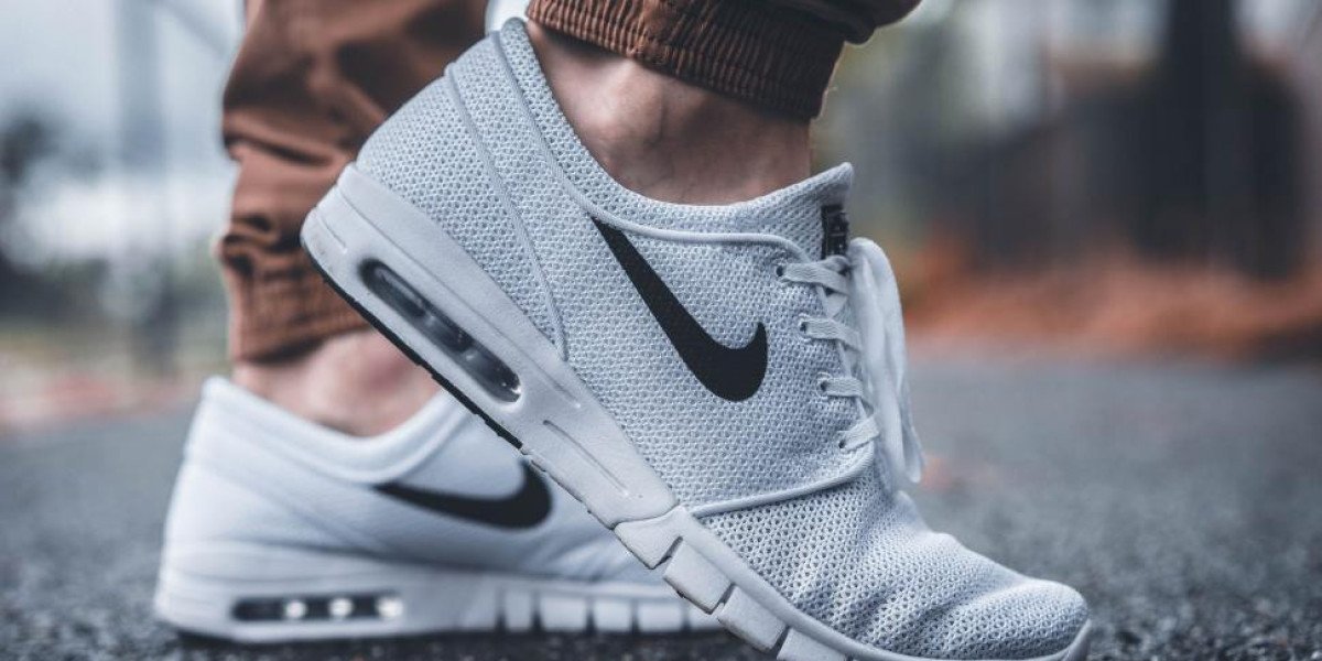 Top Benefits of Designing Your Own Shoes Online